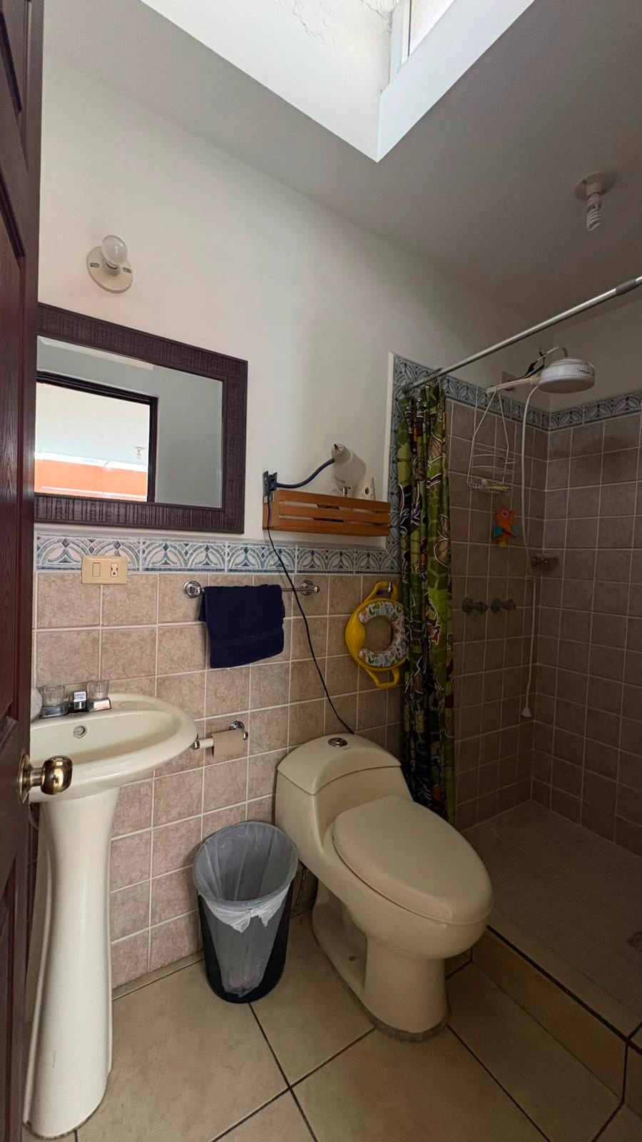 VENDO CASA EN COLONIA LO DE COY ZONA 1 DE MIXCO — Casa en Venta en Zona 1 Mixco, Guatemala, Ciudad — foto 5 de 9
