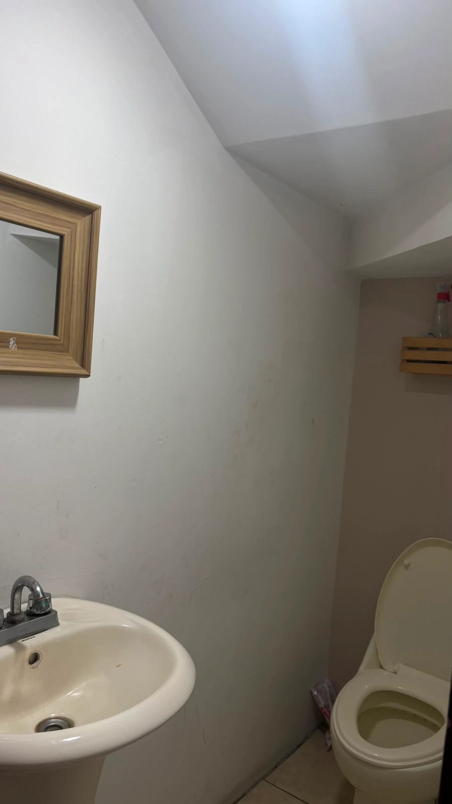 VENDO CASA EN COLONIA LO DE COY ZONA 1 DE MIXCO — Casa en Venta en Zona 1 Mixco, Guatemala, Ciudad — foto 7 de 9