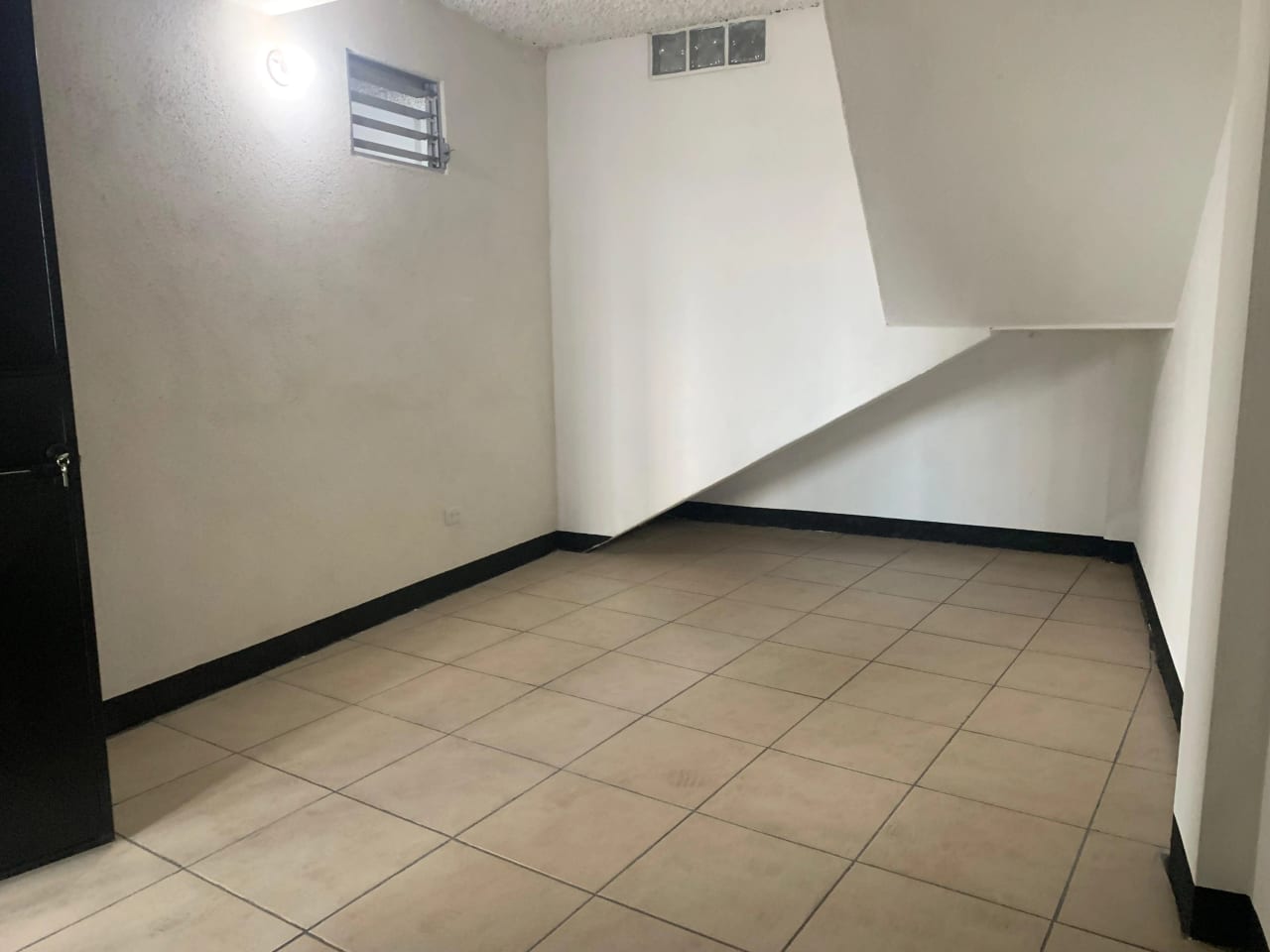 VENDO INMUEBLE DE USO MIXTO EN CALLE PRINCIPAL, CALLE MARTI ZONA 6 — Casa en Venta en Zona 2, Guatemala, Ciudad — foto 12 de 16