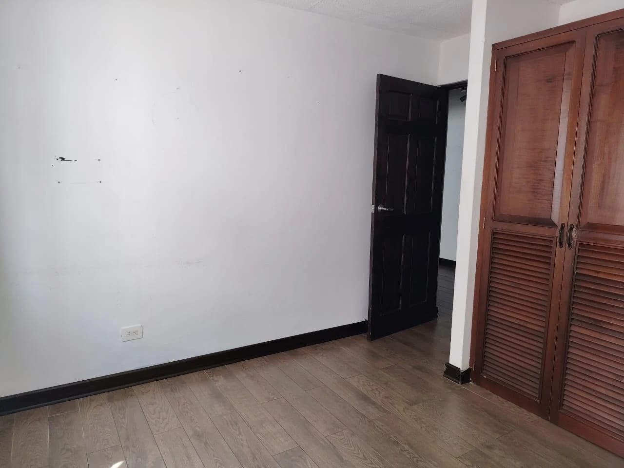 VENDO APARTAMENTO EN ZONA 11 — Casa en Venta en Zona 11, Guatemala, Ciudad — foto 5 de 13