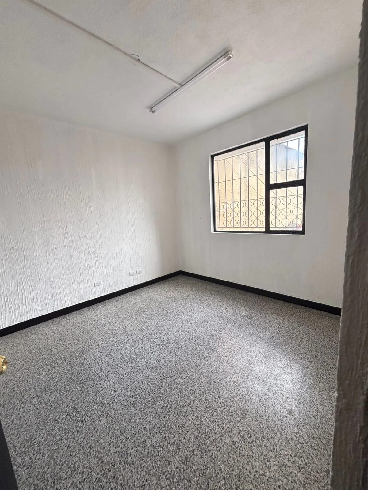 RENTO OFICINAS EN BARRIO LA RECOLECCIÓN ZONA 1 — Casa en Alquiler en Zona 1, Guatemala, Ciudad — foto 7 de 16