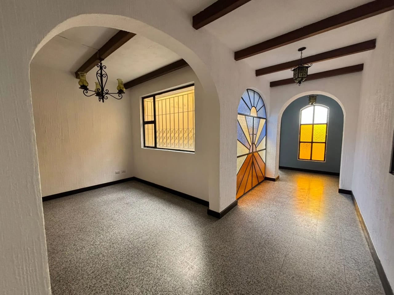 RENTO OFICINAS EN BARRIO LA RECOLECCIÓN ZONA 1 — Casa en Alquiler en Zona 1, Guatemala, Ciudad — foto 10 de 16