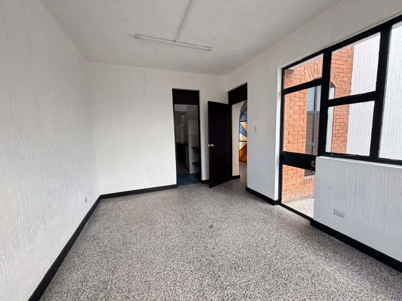 RENTO OFICINAS EN BARRIO LA RECOLECCIÓN ZONA 1 — Casa en Alquiler en Zona 1, Guatemala, Ciudad — foto 15 de 16