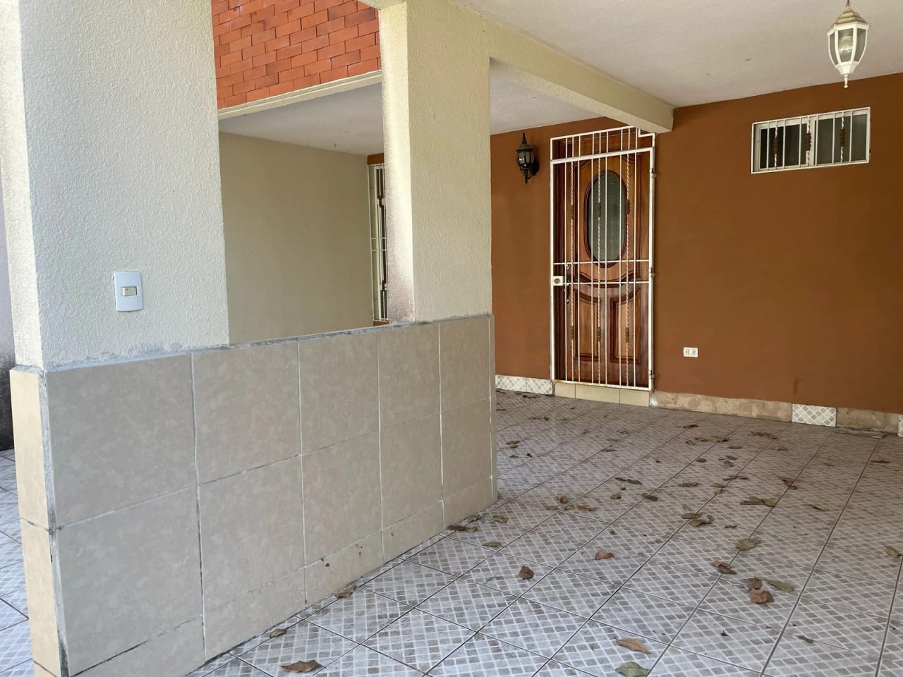 VENDO CASA EN RESIDENCIALES LOS OLIVOS ZONA 18 — Casa en Venta en Zona 18, Guatemala, Ciudad — foto 13 de 16
