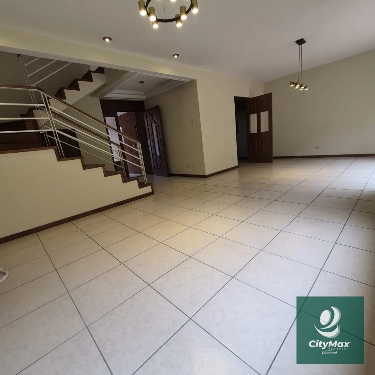 Casa en renta en zona 16 — Casa en Alquiler en Altabosque, Zona 16, Guatemala, Ciudad — foto 1 de 17