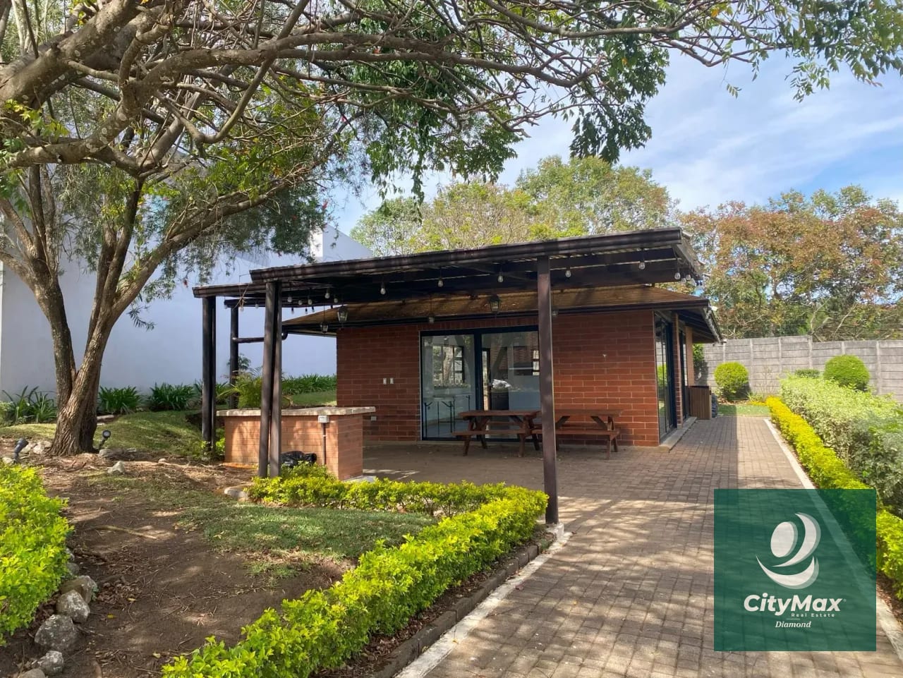 Residencia de Lujo Casa Córsega en La Fontana I Fraijanes Carretera a El Salvador — Casa en Venta en Fraijanes, Carretera a El Salvador, Guatemala, Ciudad — foto 10 de 12