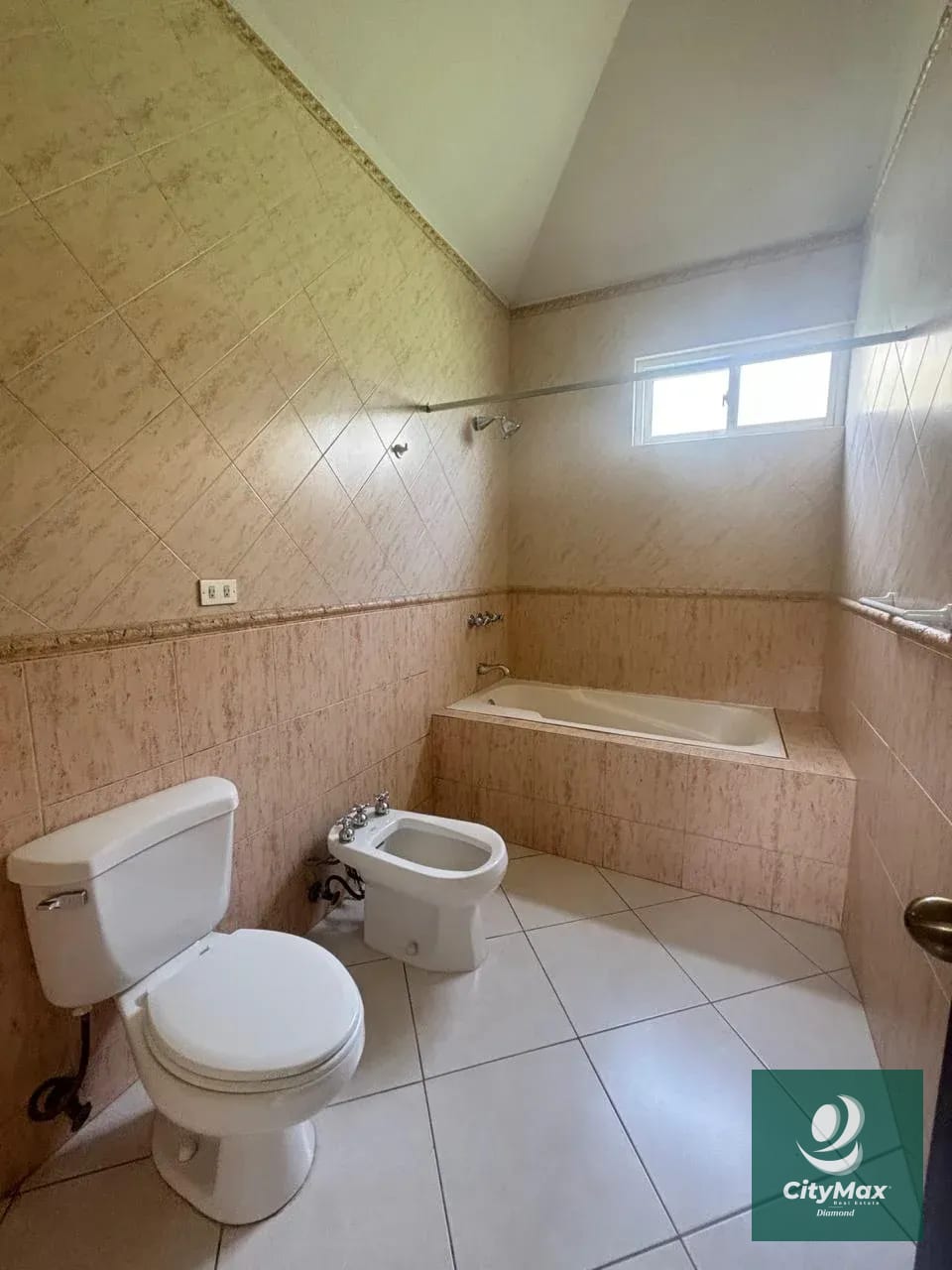 Casa en venta y renta condominio Entreverdes Fraijanes — Casa en Alquiler en Fraijanes, Carretera a El Salvador, Guatemala, Ciudad — foto 9 de 15