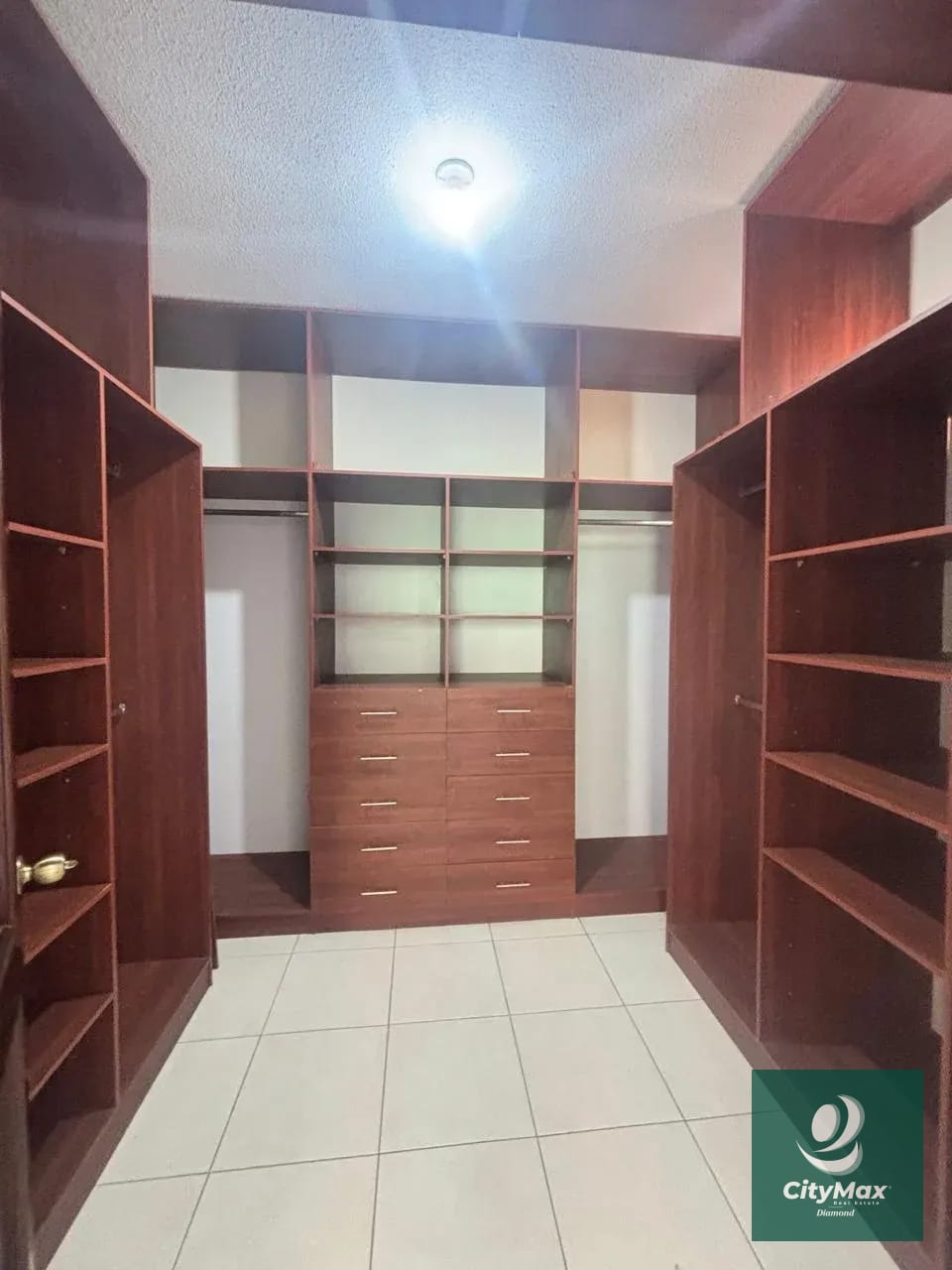 Casa en venta y renta condominio Entreverdes Fraijanes — Casa en Alquiler en Fraijanes, Carretera a El Salvador, Guatemala, Ciudad — foto 4 de 15
