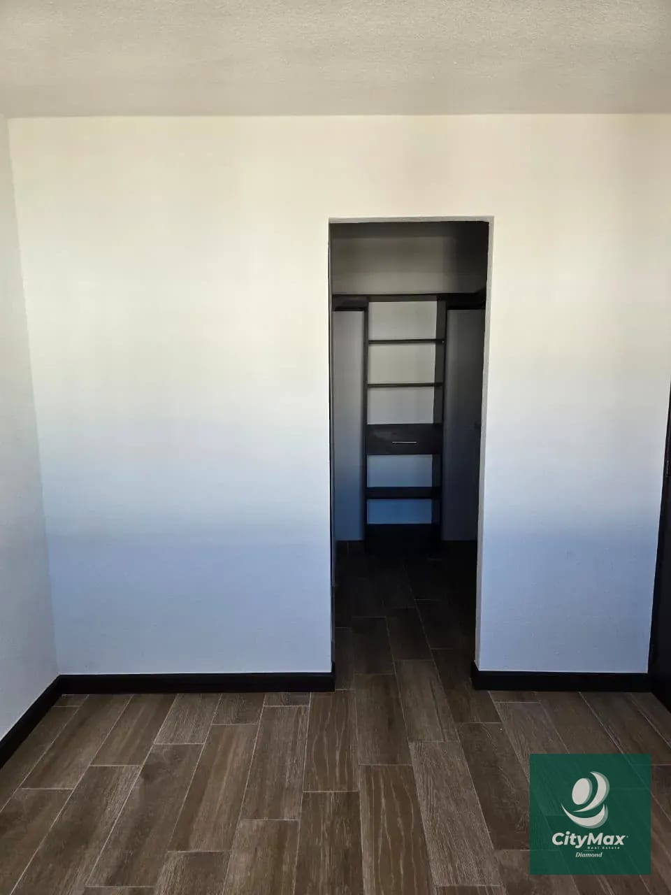 Casa dentro de Condominio en Renta en San José Pinula — Casa en Alquiler en Valles de Navarra, San José Pinula, Guatemala, Ciudad — foto 4 de 17