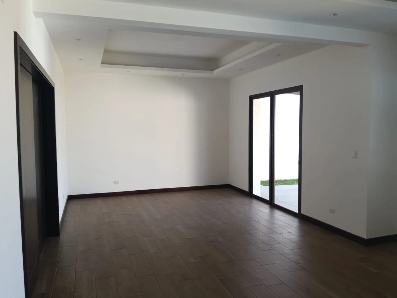 RENTO CASA Z.16 LOMAS DE SAN ISIDRO, LA RESERVA 2, REF.6896 — Casa en Alquiler en Zona 16, Guatemala, Ciudad — foto 5 de 12