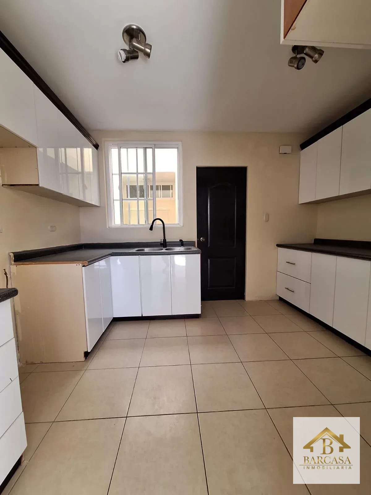Se vende casa en Residenciales Manantiales km 19.5 carretera a San Jose Pinula — Casa en Venta en Los Manantiales, Carretera a El Salvador, Guatemala, Ciudad — foto 4 de 16