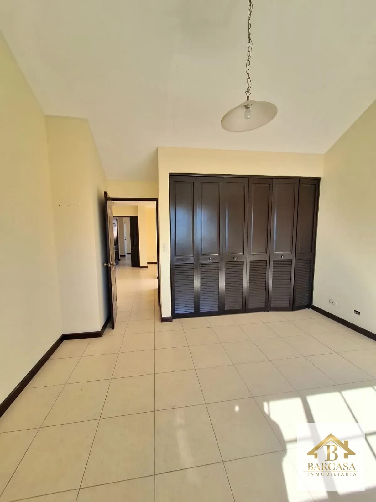 Se vende casa en Residenciales Manantiales km 19.5 carretera a San Jose Pinula — Casa en Venta en Los Manantiales, Carretera a El Salvador, Guatemala, Ciudad — foto 12 de 16