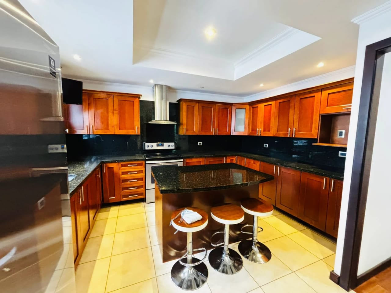 Casa de 3 dormitorios con jardín, en sector exclusivo Zona 10 OAKLAND — Casa en Venta en Zona 10, Guatemala, Ciudad — foto 6 de 16