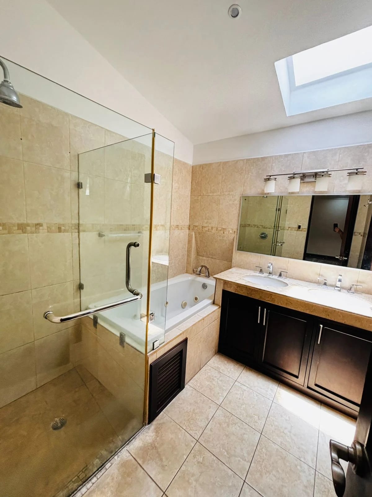 Casa de 3 dormitorios con jardín, en sector exclusivo Zona 10 OAKLAND — Casa en Venta en Zona 10, Guatemala, Ciudad — foto 12 de 16