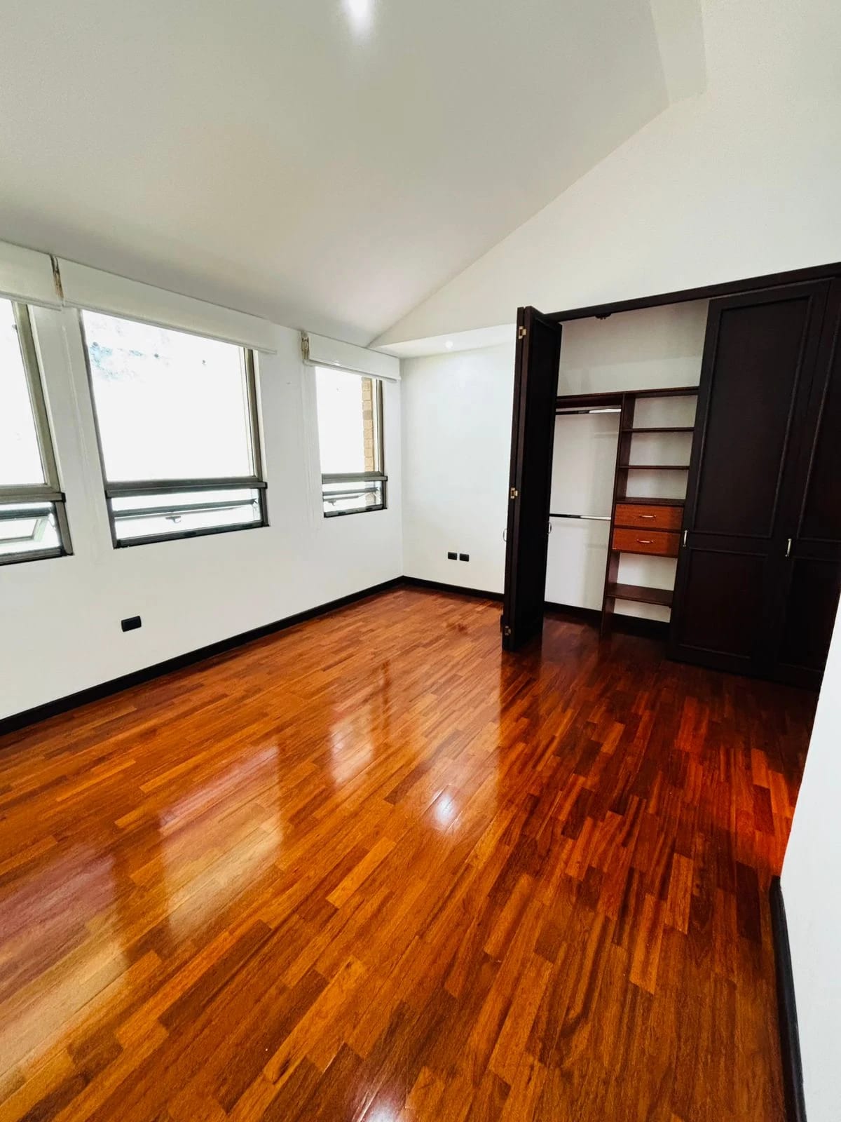 Casa de 3 dormitorios con jardín, en sector exclusivo Zona 10 OAKLAND — Casa en Venta en Zona 10, Guatemala, Ciudad — foto 14 de 16