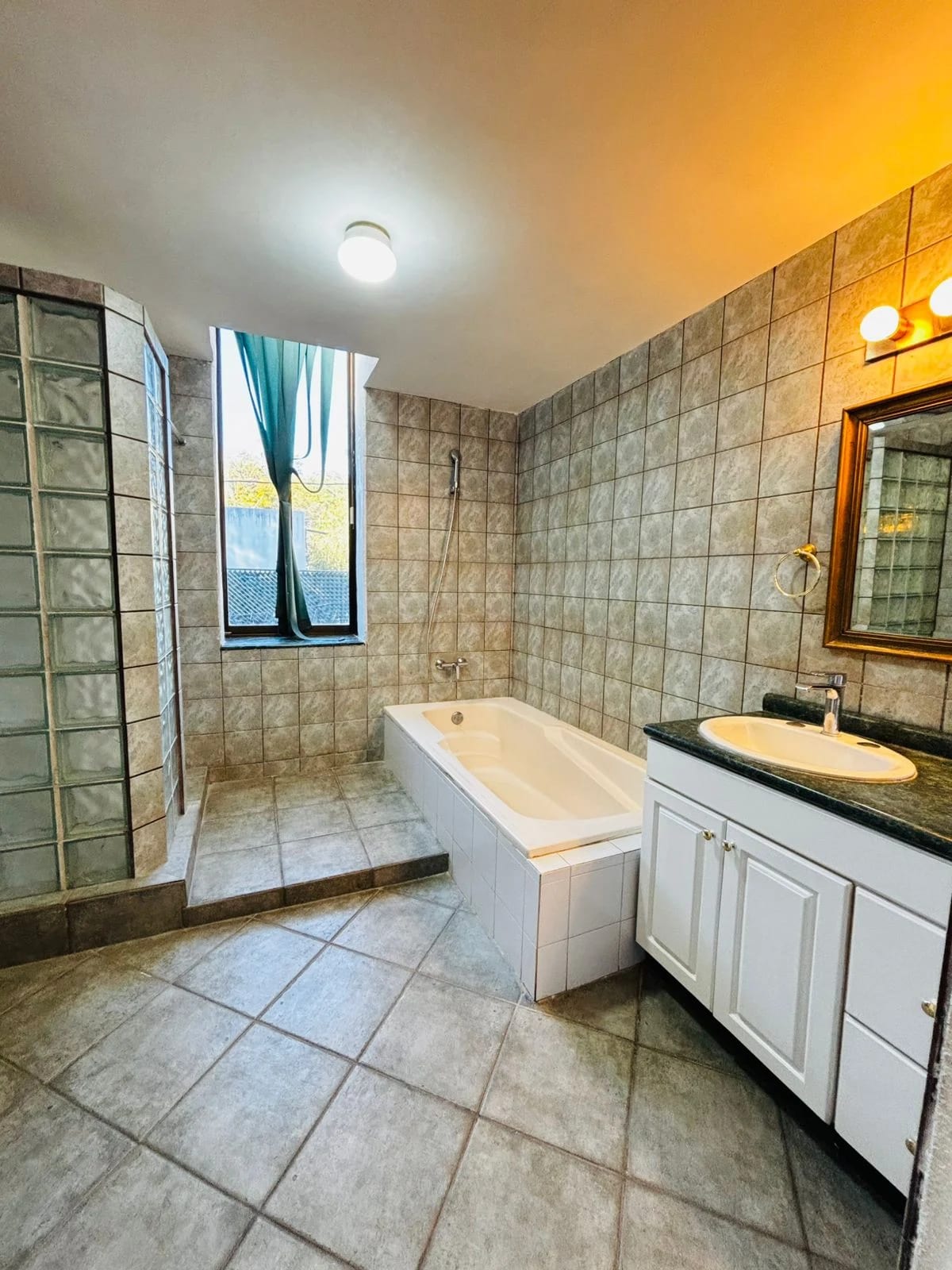 Casa con jardín en km 27 Carretera a El Salvador, fuera de garita — Casa en Venta en Carretera a El Salvador, Guatemala, Ciudad — foto 13 de 17