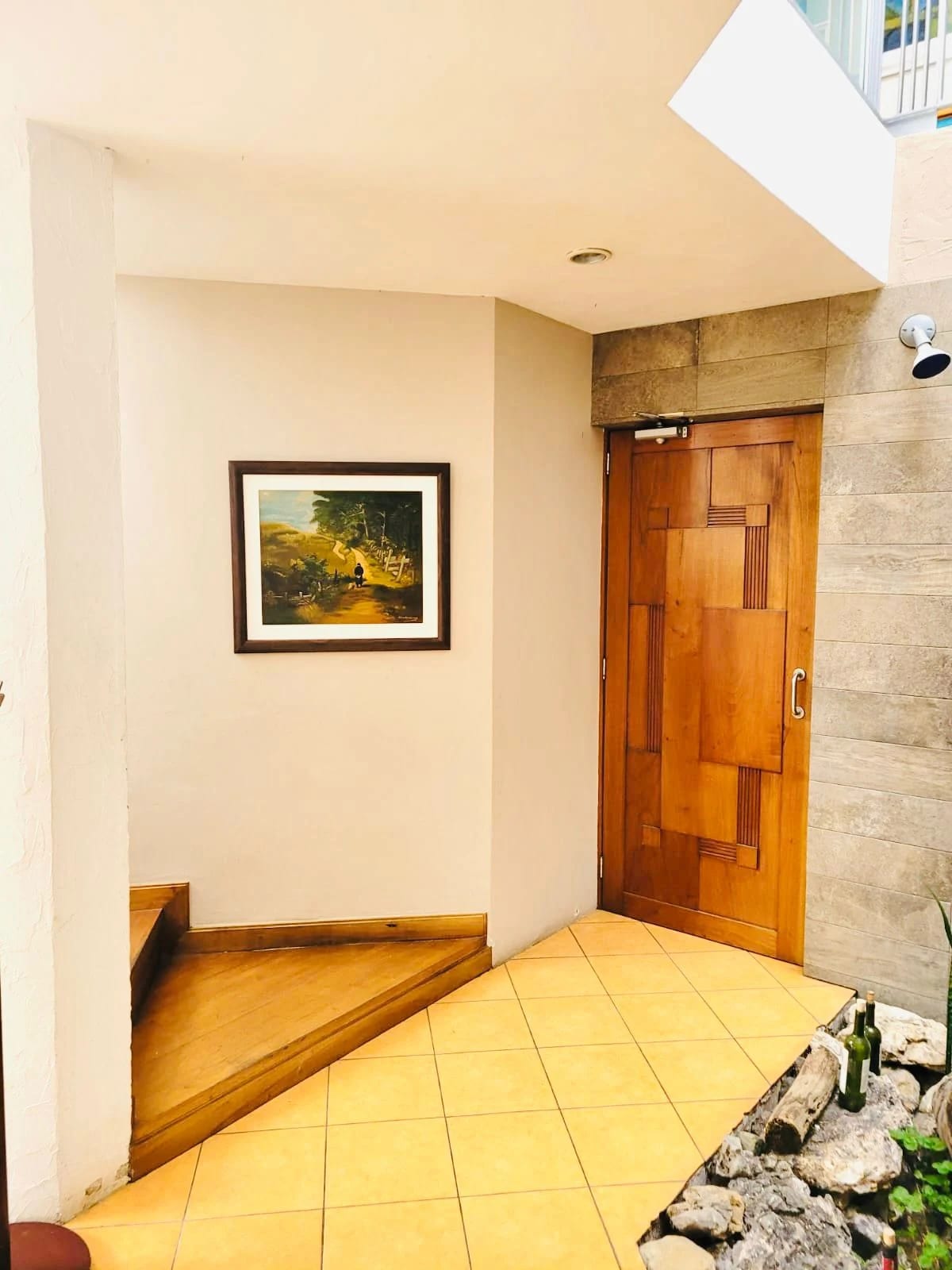 Hermosa casa con jardín, en km 19.5 a San José Pinula Condominio Los Manantiales. — Casa en Venta en San José Pinula, Guatemala, Ciudad — foto 3 de 16