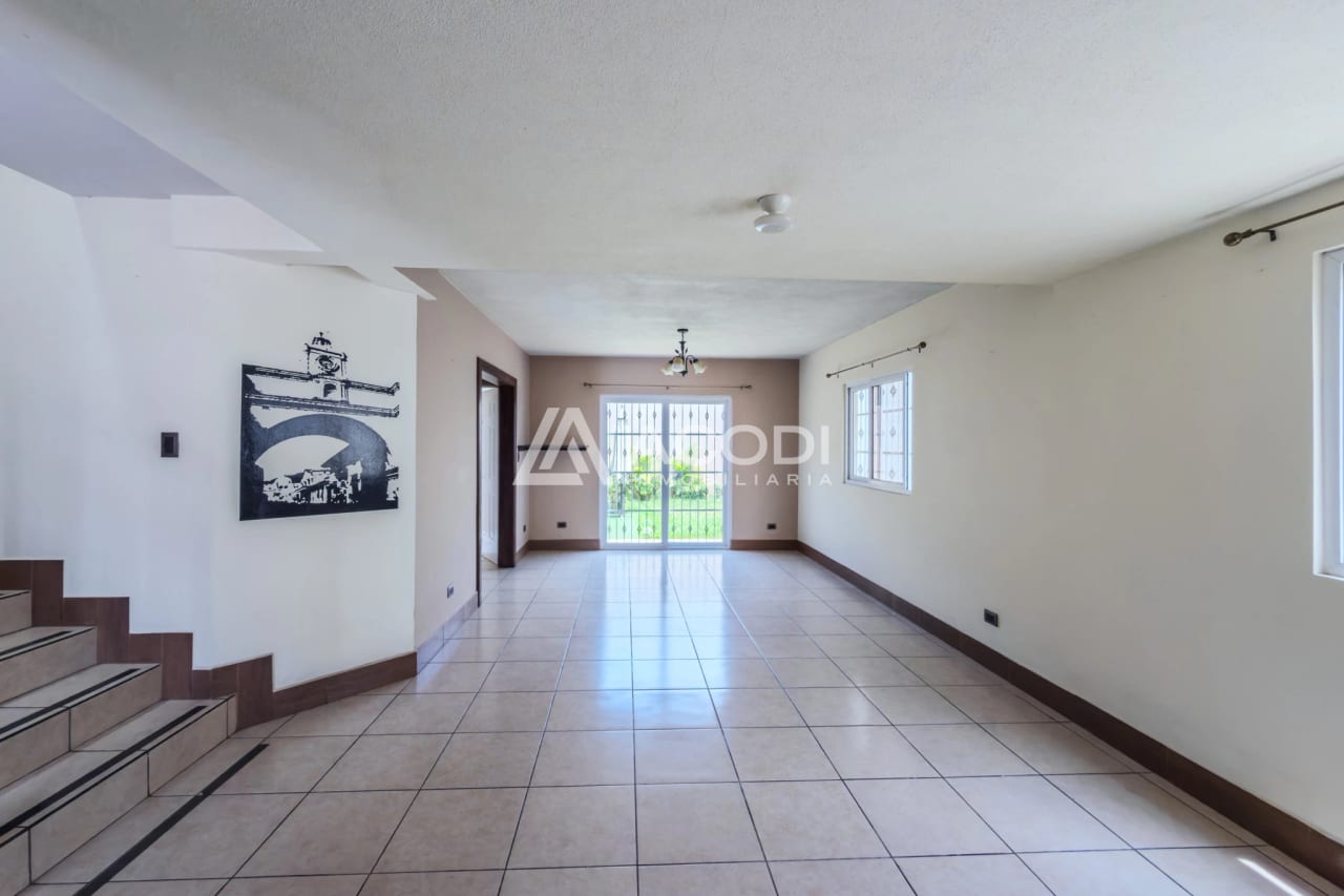Casa en Hacienda Real, Zona 16 — Casa en Venta en Zona 16, Guatemala, Ciudad — foto 2 de 10