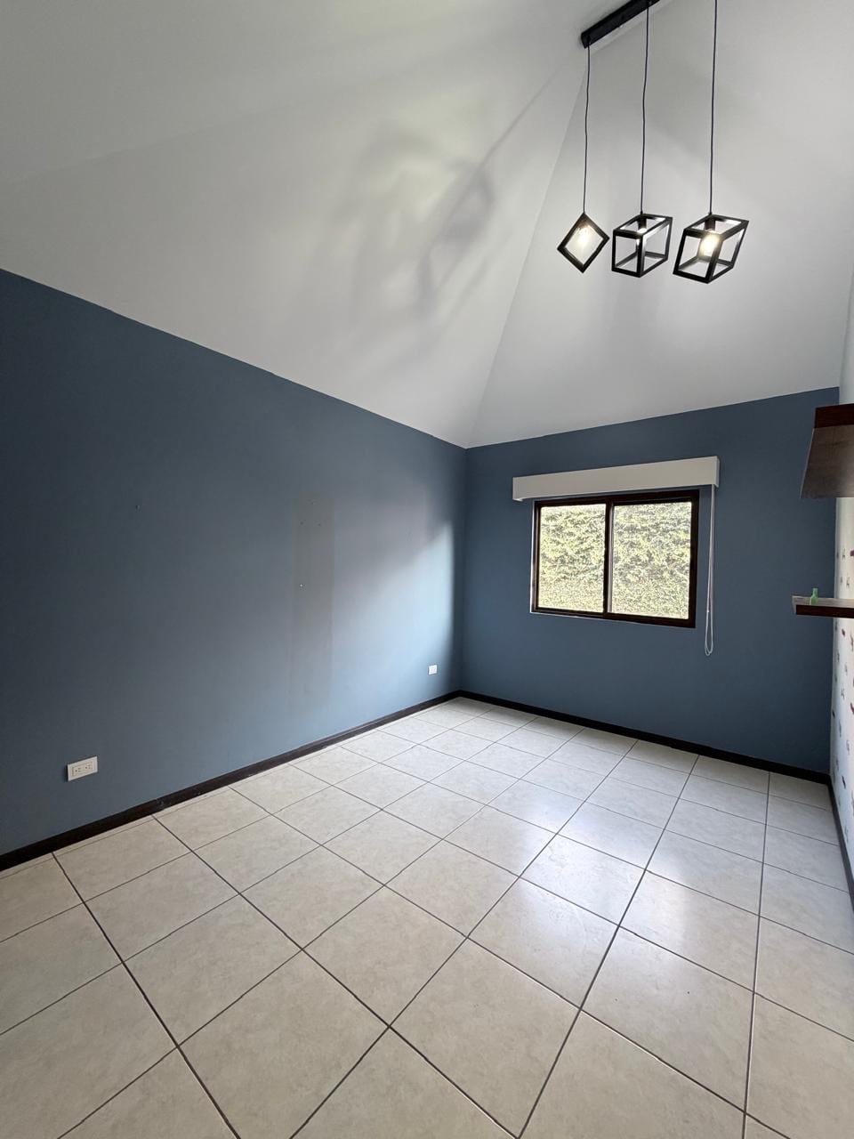 EXCLUSIVA CASA EN VENTA VISTAS DE SAN ISIDRO 3 ZONA 16 — Casa en Venta en Vistas de San Isidro, Zona 16, Guatemala, Ciudad — foto 9 de 13
