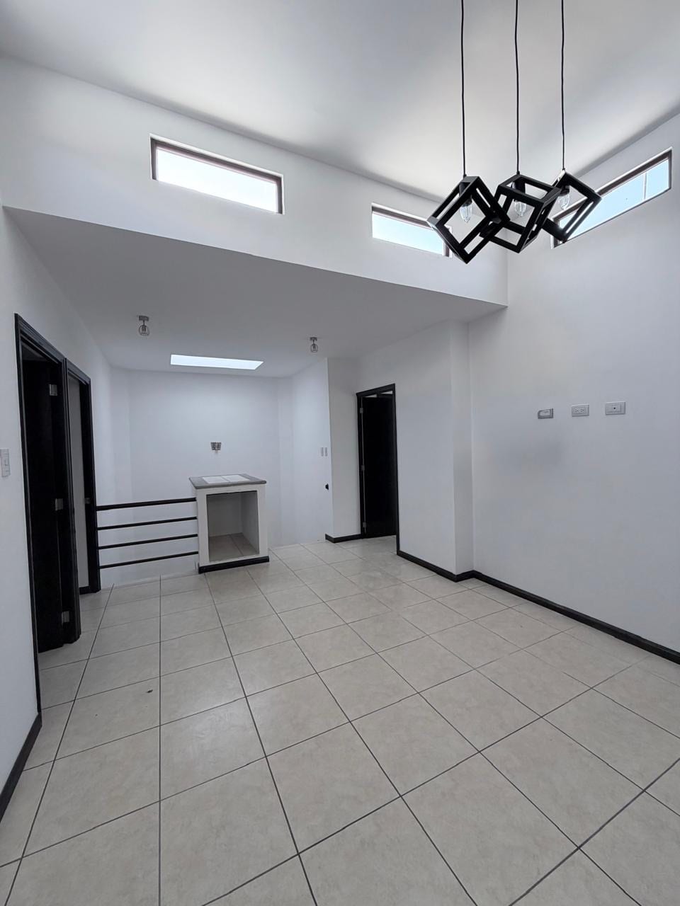 EXCLUSIVA CASA EN VENTA VISTAS DE SAN ISIDRO 3 ZONA 16 — Casa en Venta en Vistas de San Isidro, Zona 16, Guatemala, Ciudad — foto 10 de 13