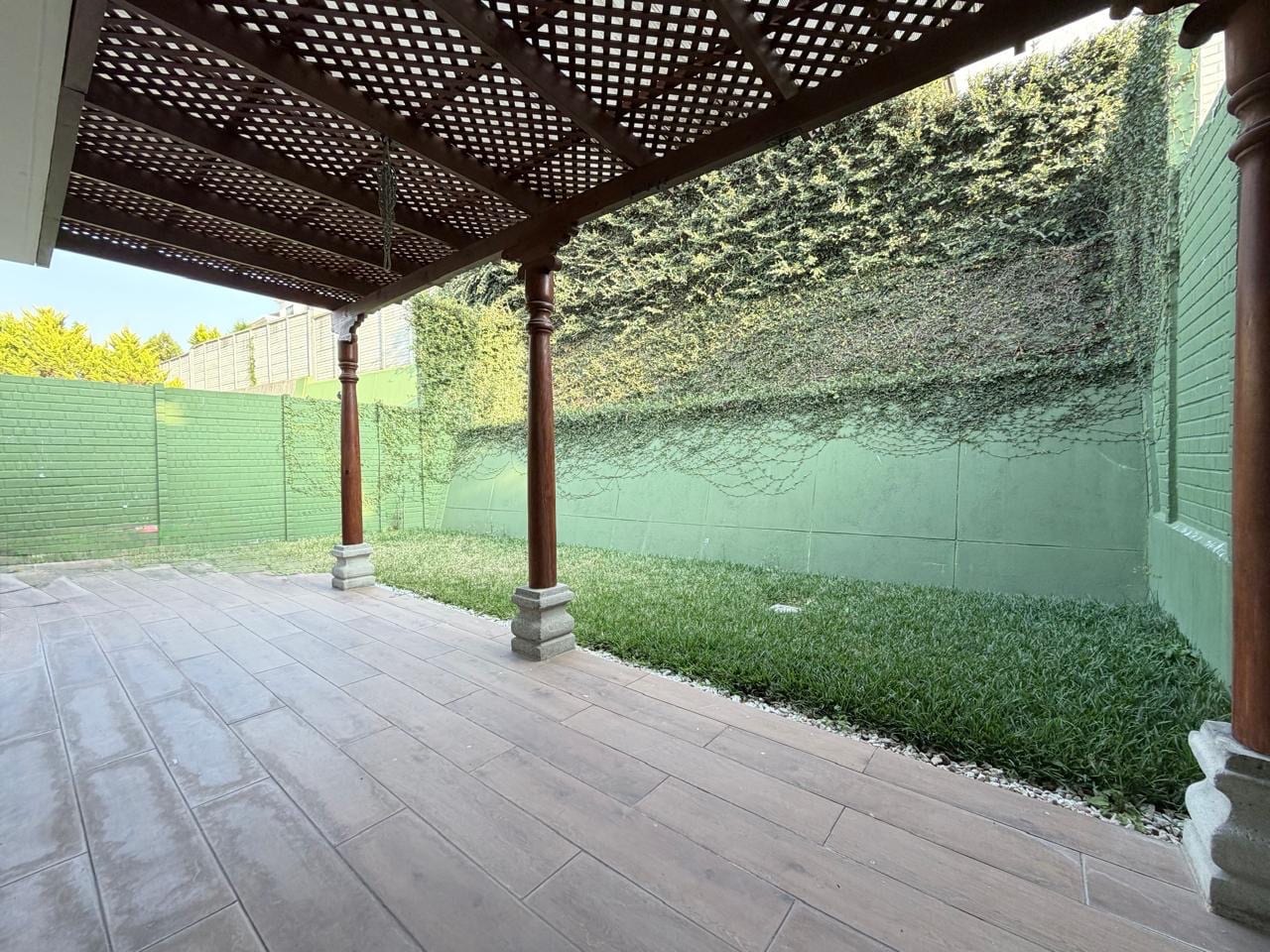 EXCLUSIVA CASA EN VENTA VISTAS DE SAN ISIDRO 3 ZONA 16 — Casa en Venta en Vistas de San Isidro, Zona 16, Guatemala, Ciudad — foto 12 de 13
