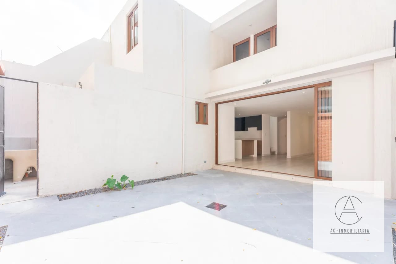 Casa completamente remodelada en Venta. Los Cipreses zona 10 — Casa en Venta en Zona 10, Guatemala, Ciudad — foto 7 de 17