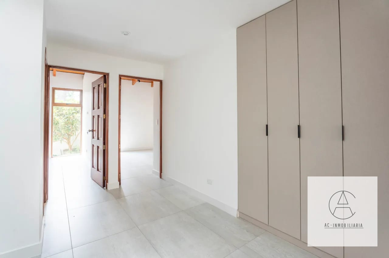 Casa completamente remodelada en Venta. Los Cipreses zona 10 — Casa en Venta en Zona 10, Guatemala, Ciudad — foto 15 de 17