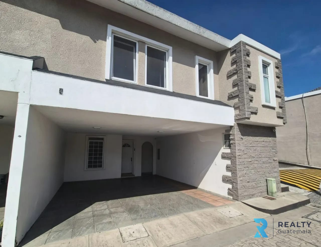 VENDO/RENTO Casa Condominio Monteazul 2, Zona 13 — Casa en Venta en Zona 13, Guatemala, Ciudad — foto 1 de 8