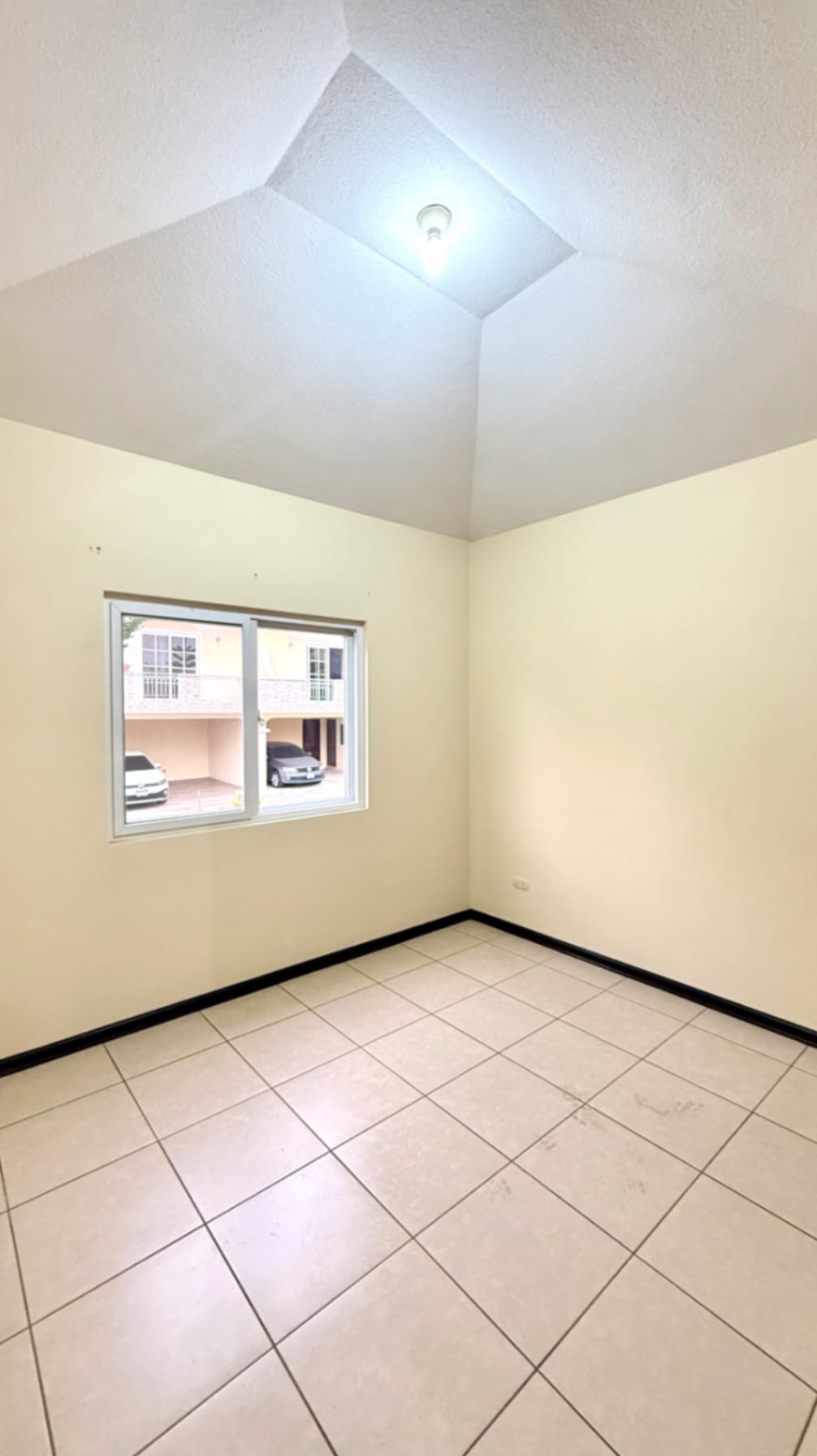 Casa en venta Cañadas del Encinal zona 07 de Mixco — Casa en Venta en El Encinal, Zona 7 Mixco, Guatemala, Ciudad — foto 16 de 17