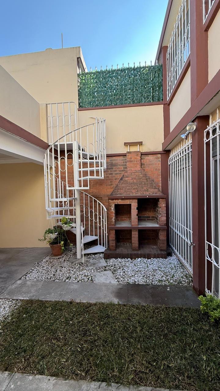 Casa en renta zona 14 sector La Villa — Casa en Alquiler en La Villa, Zona 14, Guatemala, Ciudad — foto 11 de 12