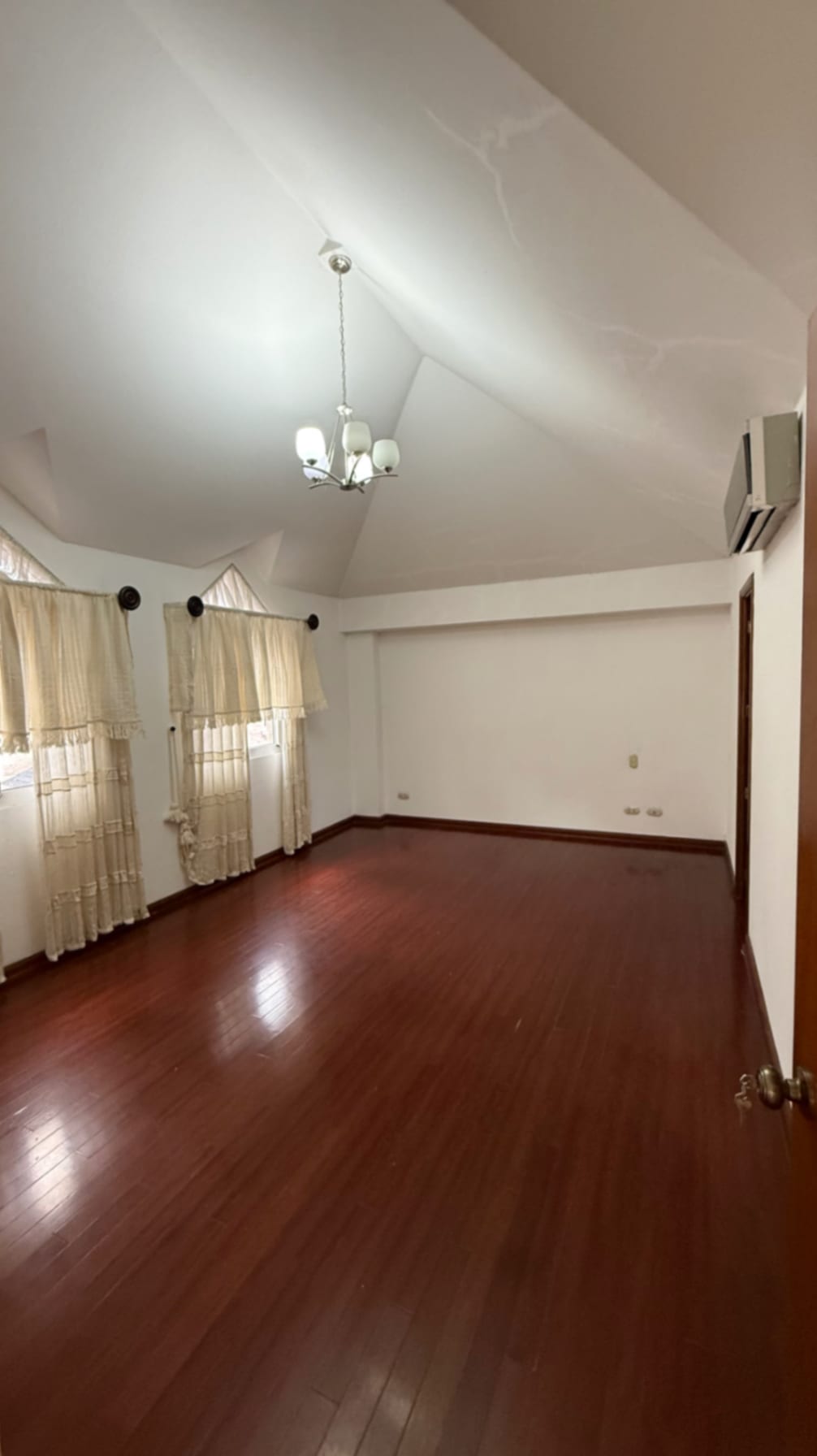 Casa en renta dentro de condominio zona 14 — Casa en Alquiler en Zona 14, Guatemala, Ciudad — foto 11 de 16