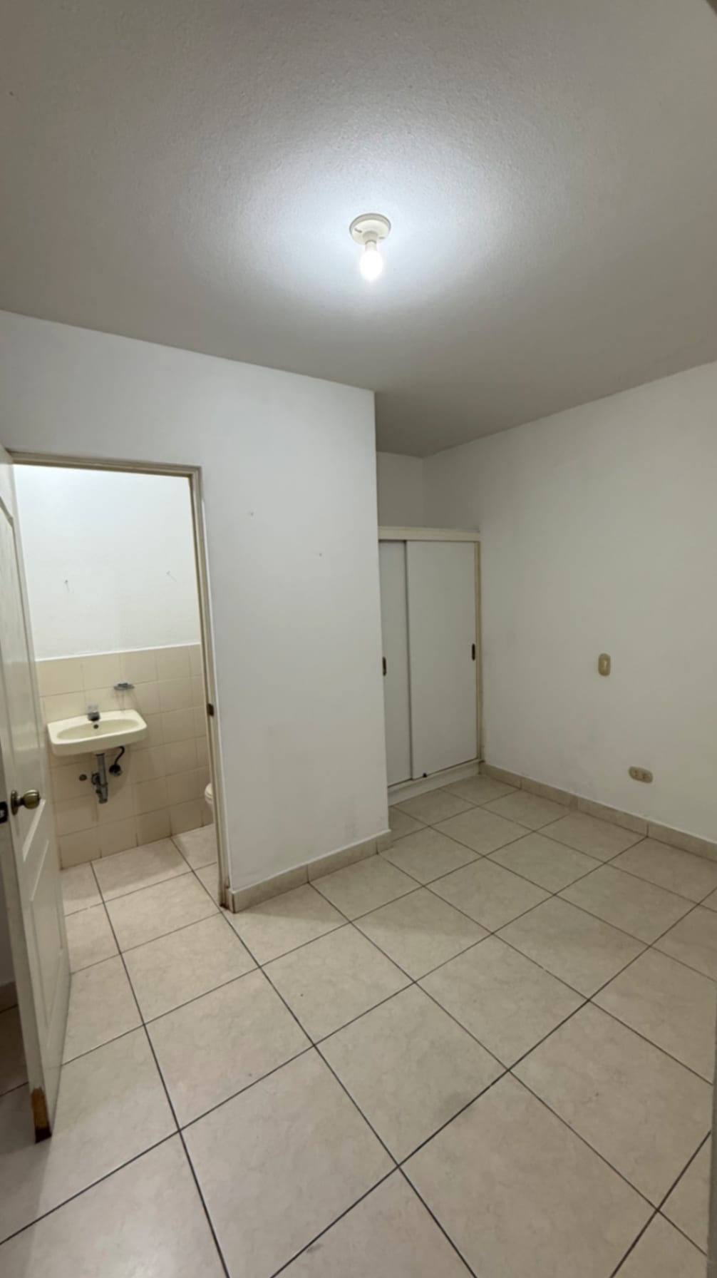 Casa en renta dentro de condominio zona 14 — Casa en Alquiler en Zona 14, Guatemala, Ciudad — foto 14 de 16