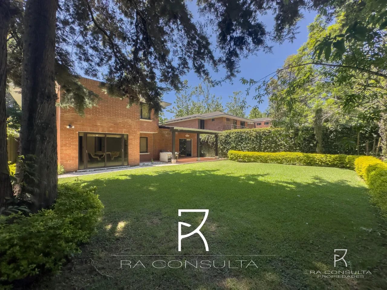 Casa en Venta en Las Rotondas Carretera al salvador — Casa en Venta en Carretera a El Salvador, Guatemala, Ciudad — foto 1 de 7