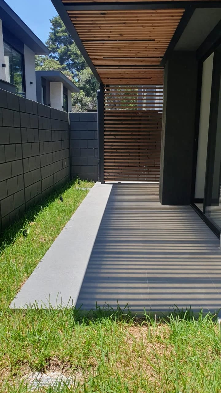 EXCLUSIVAD, TRANQUILIDAD, UBICACIÓN, CASA PARA ESTRENAR EN ALQUILER EN CONDOMINIO ARUNA + 1 — Casa en Alquiler en Carretera a El Salvador, Guatemala, Ciudad — foto 1 de 17