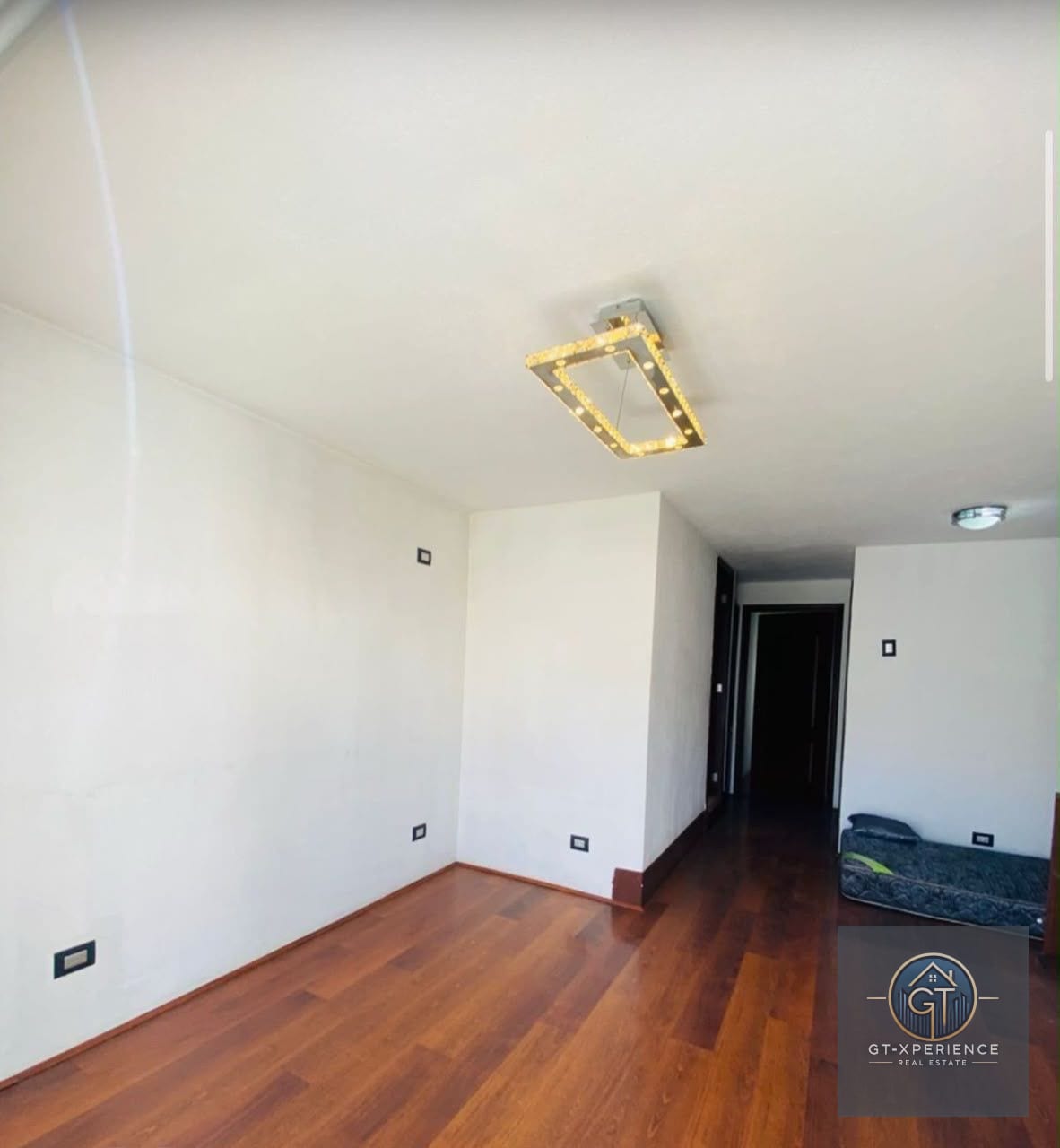 Linda y amplia casa en Condominio Windsor zona 8 San Cristobal — Casa en Venta en Zona 8 Mixco, Guatemala, Ciudad — foto 4 de 12