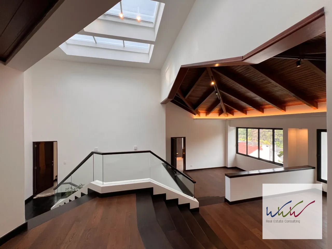 Vendo amplia casa para estrenar en Oakland, zona 10 — Casa en Venta en Oakland I, Zona 10, Guatemala, Ciudad — foto 1 de 14