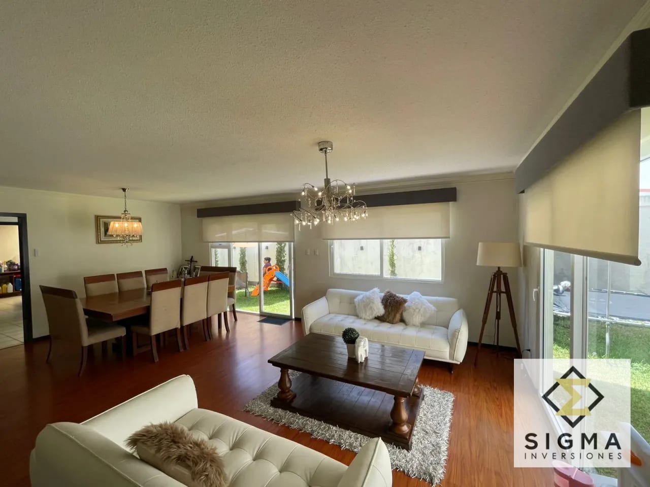 EN VENTA: Preciosa casa en Zona 7 Mixco, Las Luces del Encinal — Casa en Venta en Zona 7 Mixco, Guatemala, Ciudad — foto 1 de 15