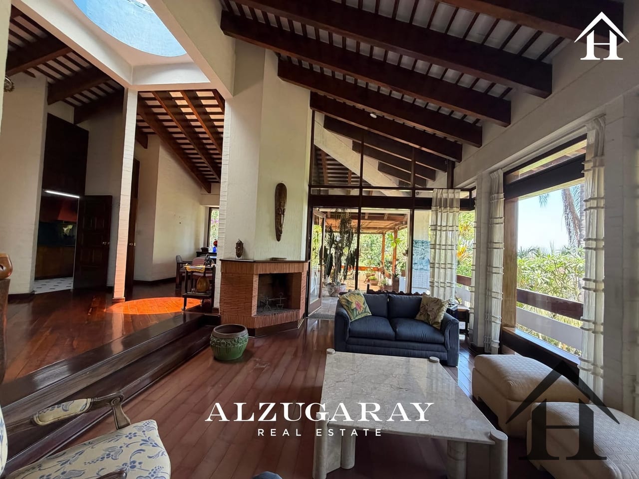 Casa en Condominio a la par de Hotel Hilton Km9 CAES / 3,036Vrs2 — Casa en Venta en San Rafael, Carretera a El Salvador, Guatemala, Ciudad — foto 1 de 12