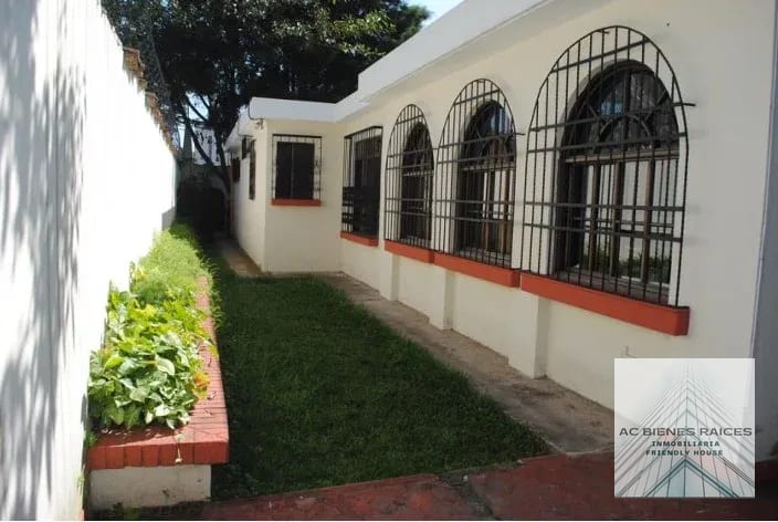 Casa con super ubicación para oficinas — Casa en Alquiler en Zona 10, Guatemala, Ciudad — foto 6 de 9