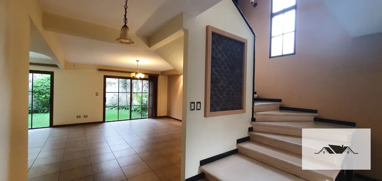En Venta Casa Zona 16, Condominio Villas Suiza VH4 — Casa en Venta en Zona 16, Guatemala, Ciudad — foto 5 de 6