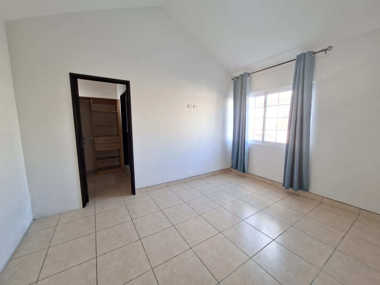 Casa en Venta en Prados de San Cristobal Zona 8 de Mixco — Casa en Venta en Prados de San Cristóbal, Zona 8 Mixco, Guatemala, Ciudad — foto 6 de 16