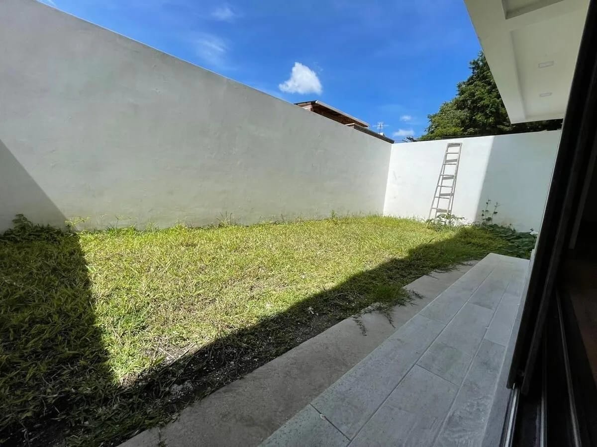 Vendo casa dentro de condominio en zona 15 — Casa en Venta en Zona 15, Guatemala, Ciudad — foto 3 de 10