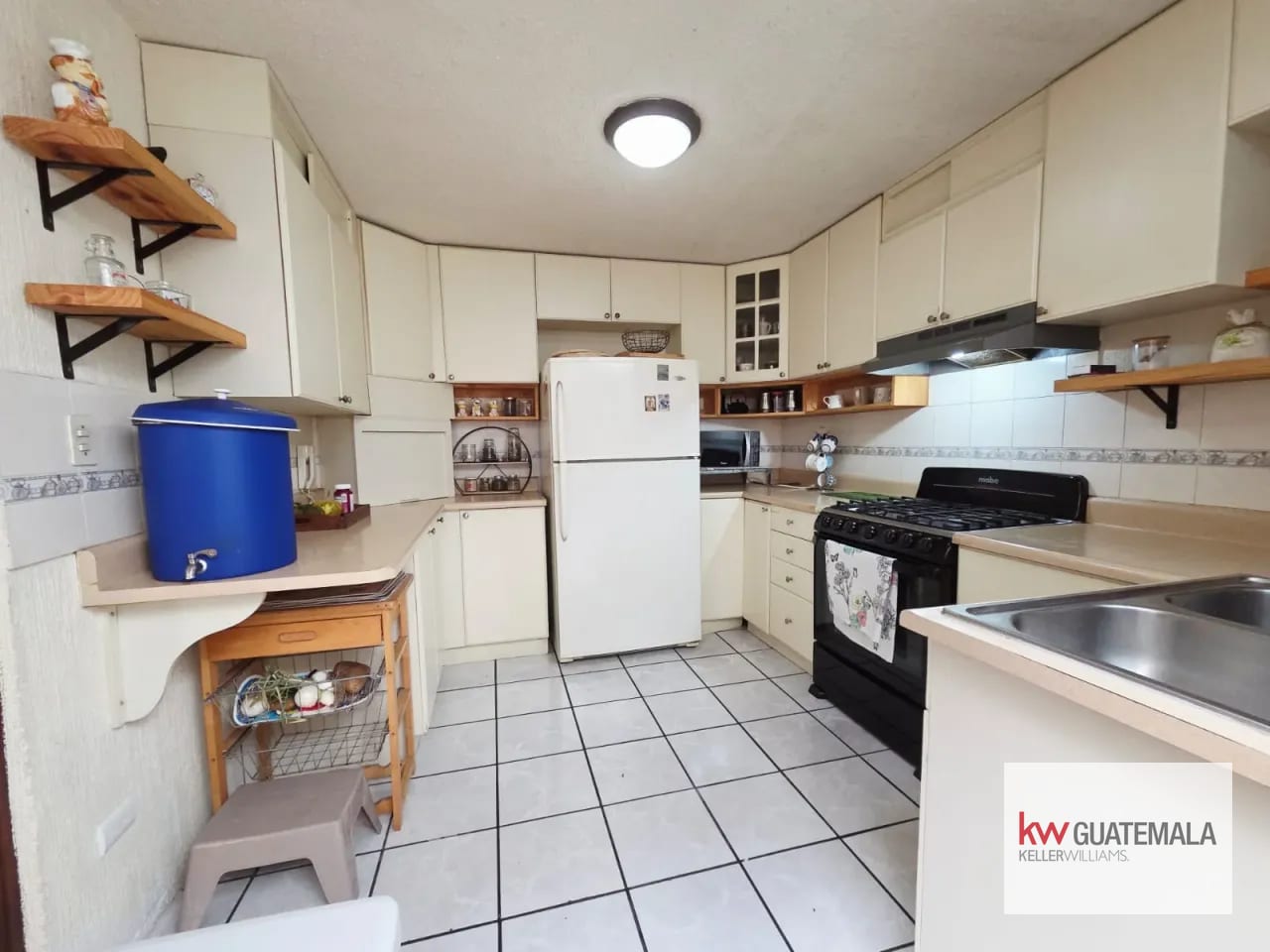 VENTA DE CASA EN RESIDENCIAL SUIZA 3 EL ENCINAL — Casa en Venta en El Encinal, Zona 7 Mixco, Guatemala, Ciudad — foto 6 de 15