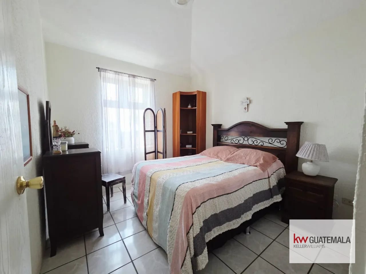 VENTA DE CASA EN RESIDENCIAL SUIZA 3 EL ENCINAL — Casa en Venta en El Encinal, Zona 7 Mixco, Guatemala, Ciudad — foto 5 de 15