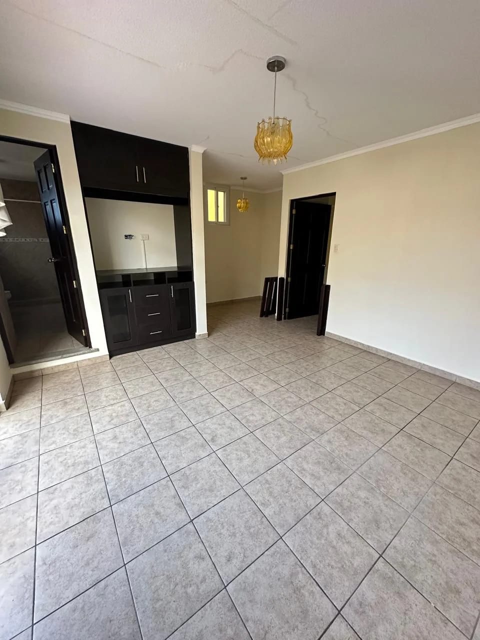 Casa amplia, sector Seguro — Casa en Venta en Quinta Los Encinos, Zona 7 Mixco, Guatemala, Ciudad — foto 5 de 9