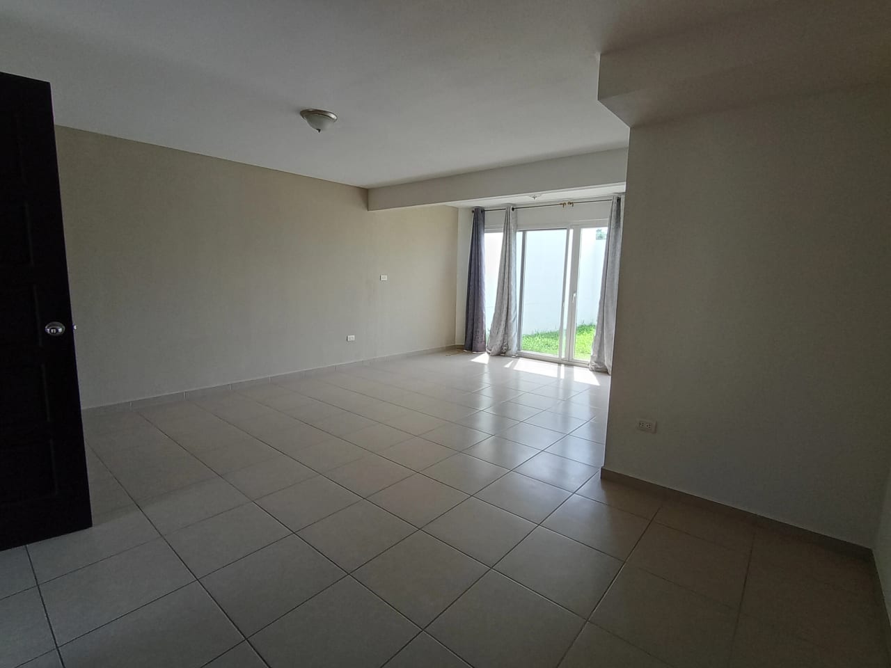 Casa en renta en condominio Alamedas de Santo Domingo, Fraijanes — Casa en Alquiler en Alamedas de Santo Domingo, Carretera a El Salvador, Guatemala, Ciudad — foto 4 de 17