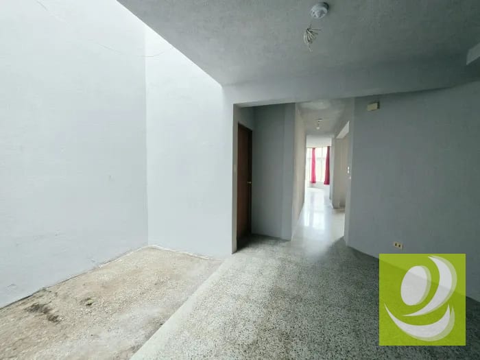 CASA EN VENTA EN PINARES DE SAN CRISTOBAL ZONA 8 MIXCO — Casa en Venta en Pinares de San Cristobal, Zona 8 Mixco, Guatemala, Ciudad — foto 2 de 14