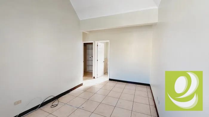 Casa en Venta en Condominio Carretera a Fraijanes. — Casa en Venta en Entreverdes, Carretera a El Salvador, Guatemala, Ciudad — foto 4 de 14