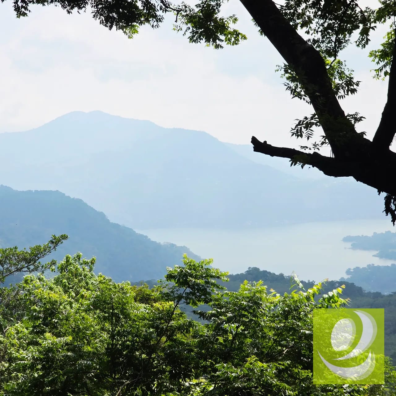 Venta Casa Invierte en una joya campestre con potencial comercial — Casa en Venta en Santa Elena Barillas, Guatemala, Ciudad — foto 1 de 7