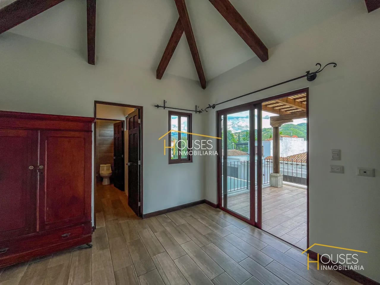 Vendo Casa en Condominio Santa Delfina, San Pedro las Huertas — Casa en Venta en Santa Delfina, Antigua, Sacatepéquez — foto 6 de 10